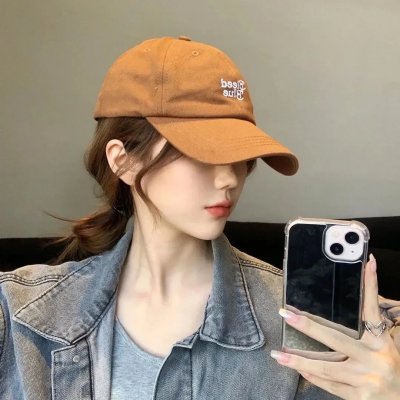 钱不够用 海报